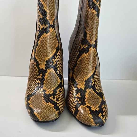 Aqua Womens Soren Leather Snakeprint High Heeled Boots Yellow 5.5 - Picture 2 of 7
